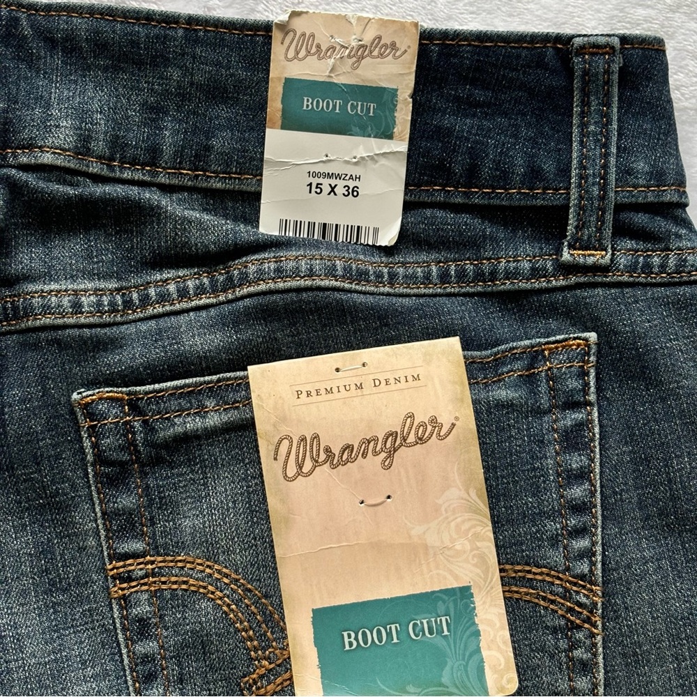 WRANGLER Classic Mid Rise Bootcut Blue Jeans--NWT—15 - Picture 6 of 14